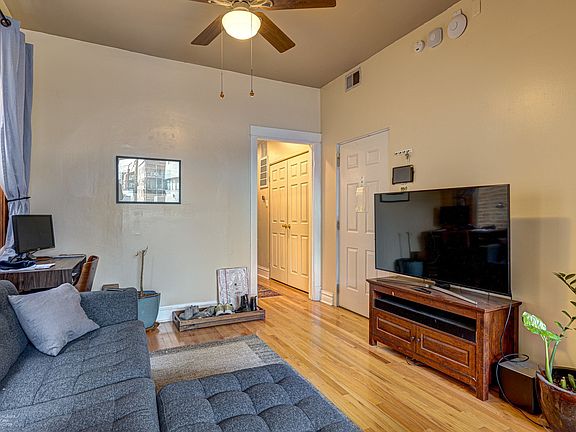 4th image of 1010 N Wood St APT 2F