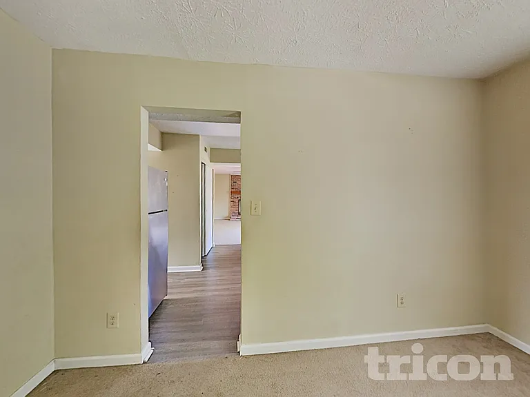 3708 W 42nd Ter — Photo 5