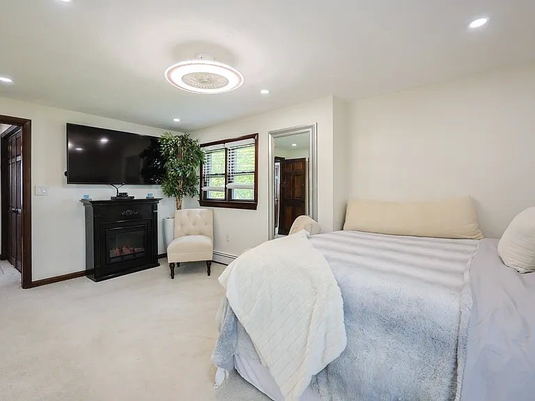 115 Charger St — Photo 15