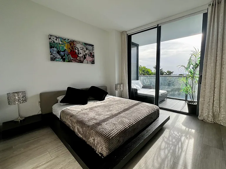 121 NE 34th St #910 — Photo 5