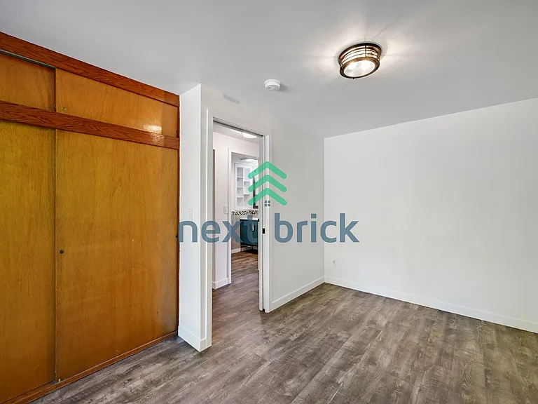 528 NE Serpentine Pl — Photo 9