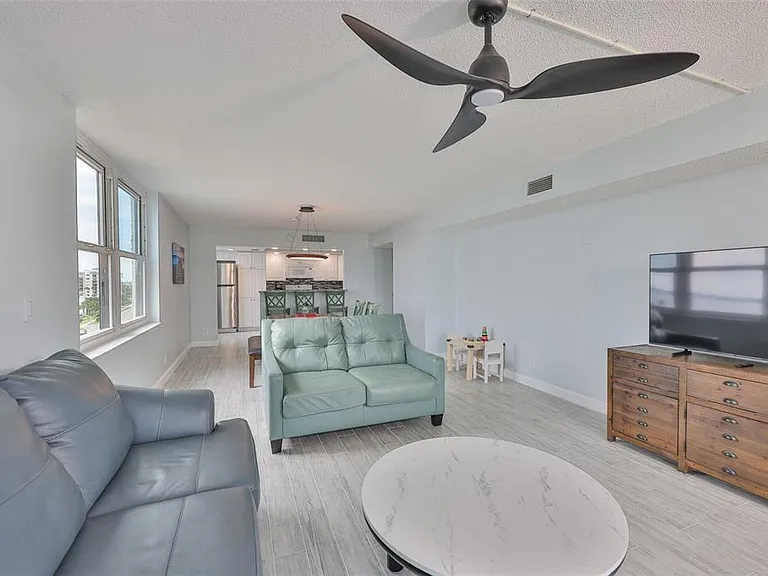 1400 Gulf Blvd #704 — Photo 4