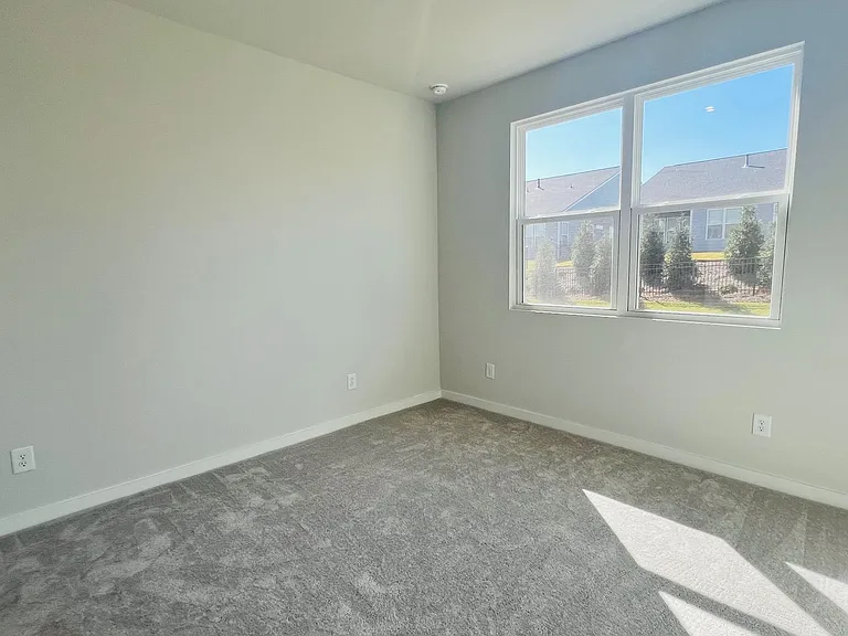 9505 Munsing Dr — Photo 16