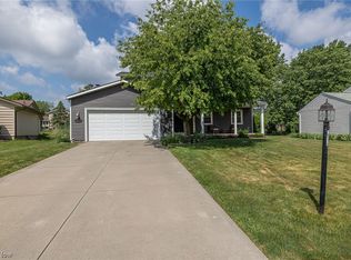 18110 Treasure Isle Cir, Strongsville, OH 44136
