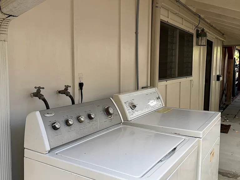 N Kainalu Dr — Photo 17
