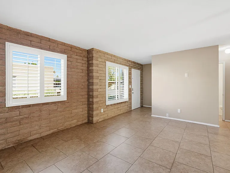 533 N Lesueur — Photo 7