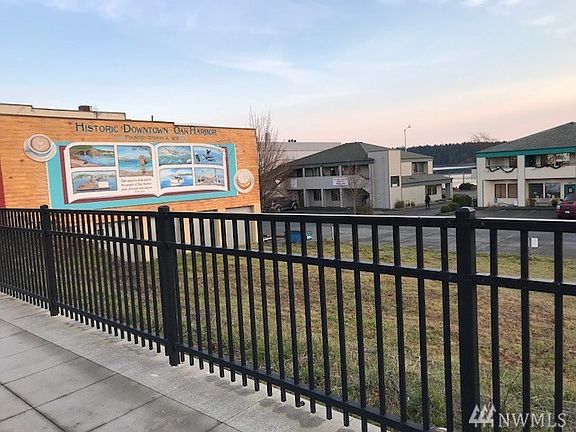 3rd image of SE Pioneer Way