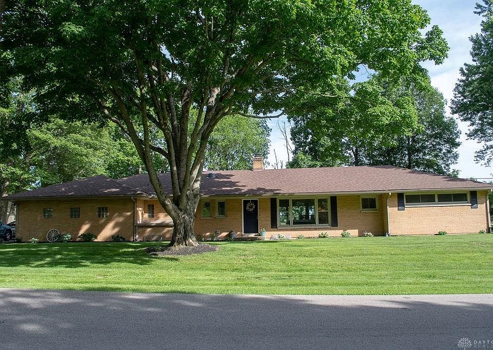1st image of 333 Helen Ave