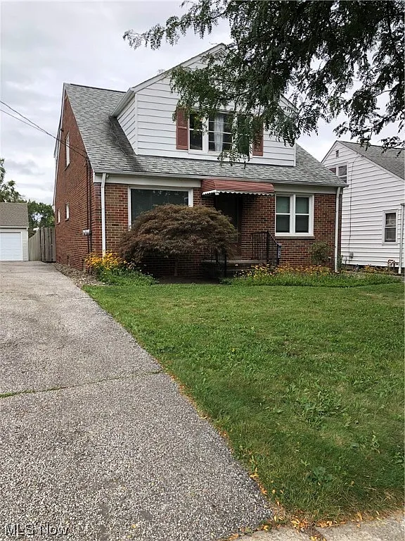 5015 Henry St photo 1