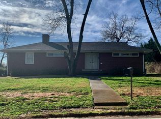 544 E Johnson St, Hartwell, GA 30643