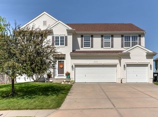 2310 Sand Hills Dr, Papillion, NE 68046