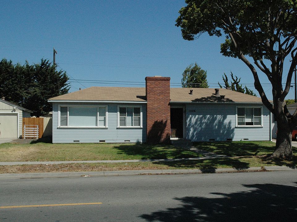 Front of house before we moved here.