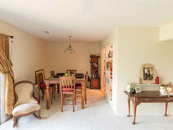 2nd image of 569 E Hobcaw Dr APT 5