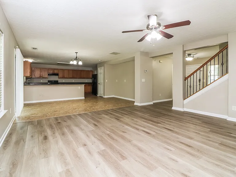 130 Sugar Berry Pl — Photo 7