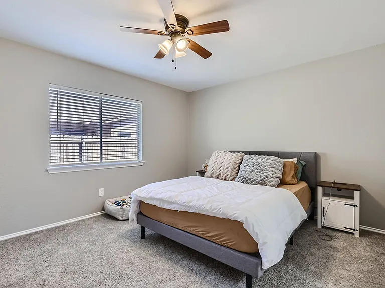 5810 Avery Island Ave — Photo 12