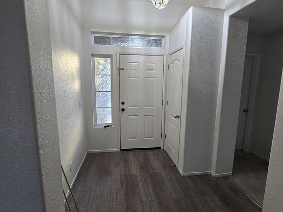 3rd image of 634 Kensington Cir