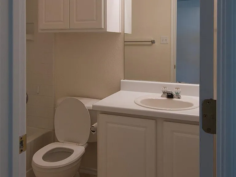 807 Estancia Way — Photo 14