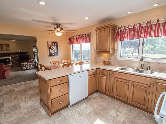 4th image of 14964 Sherwood Dr