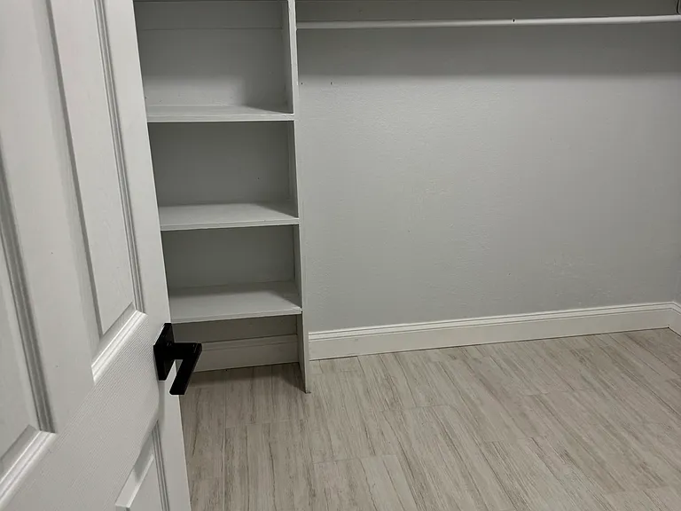 Palm Court Apartments — Photo 5