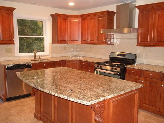 4th image of 12 Airmount Ave