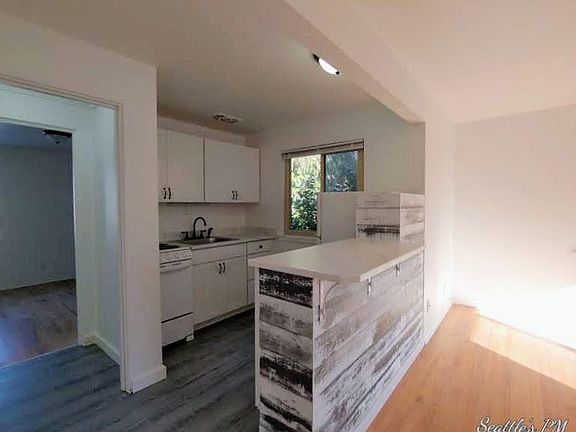4th image of 6537 Oswego Pl NE APT 10