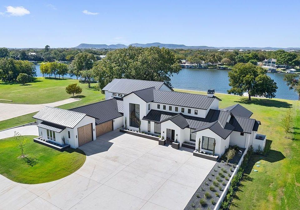 1813 Legends Parkway, Kingsland, TX 78639 Zillow