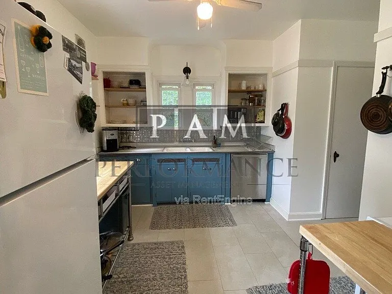 2922 S 48th St — Photo 6