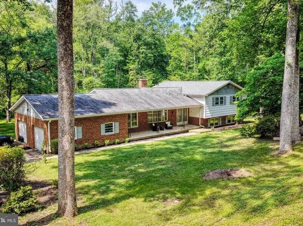 13531 Holly Spring Dr, Waldorf, MD 20601