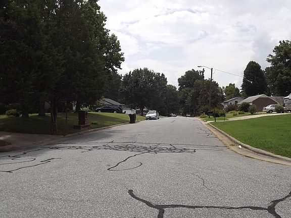 4th image of 3221 Edenwood Dr