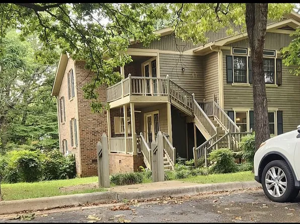 2076 Woodlawn Dr SW, Huntsville, AL 35802