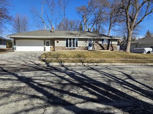 1510 E Wisconsin Ave, Little Chute, WI 54140