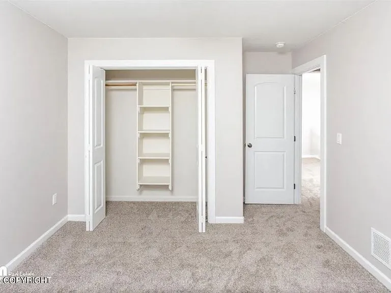4750 W Kaylee River Cir — Photo 46