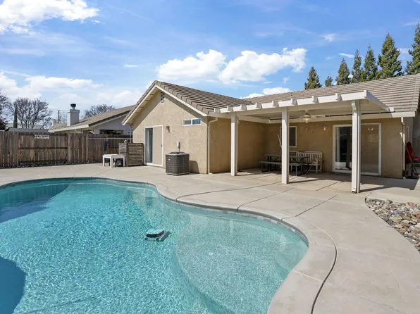 220 Meadowlark Way, Lodi, CA 95240