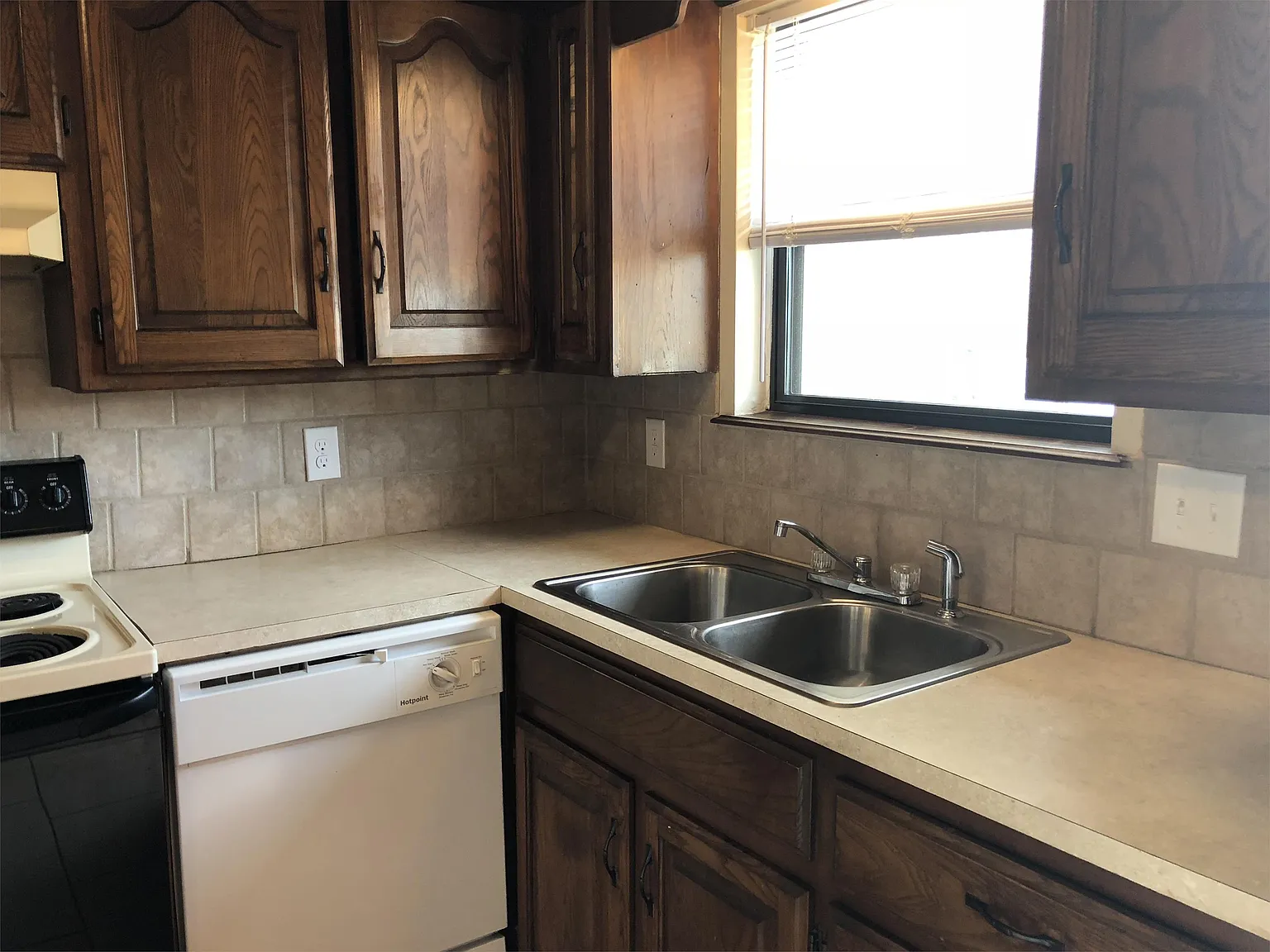 2128 Melrose Court - 1 — Photo 3