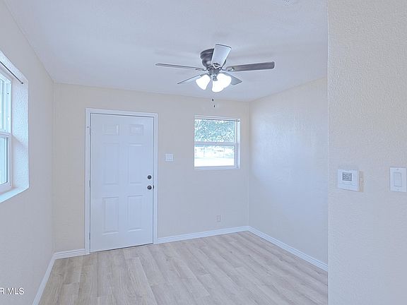 5th image of 4433 E Yandell Dr #B