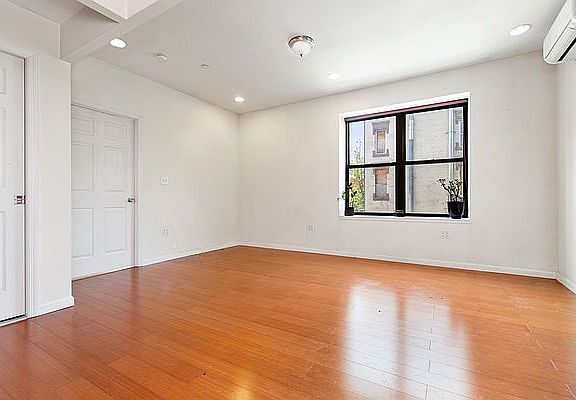 3rd image of 455 E 118th St APT 3E