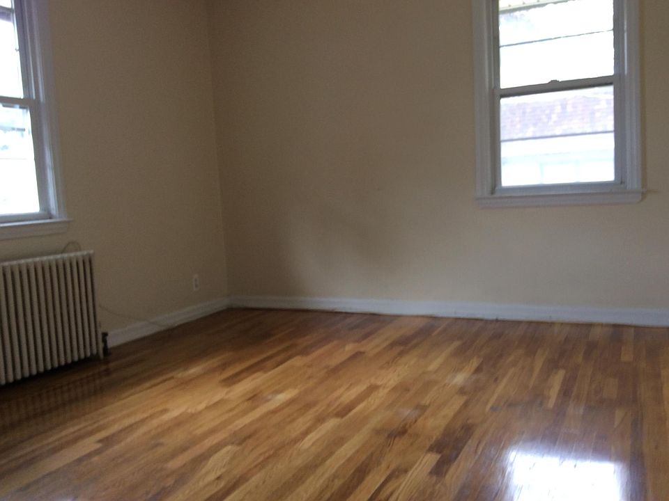 1st image of 25-03 Fairlawn Ave