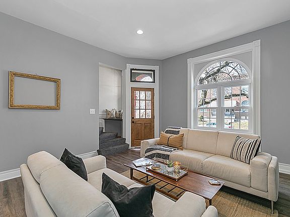 4th image of 3318 Iowa Ave