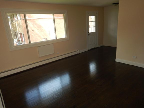 2nd image of 3880 Ivanhoe Ct APT B