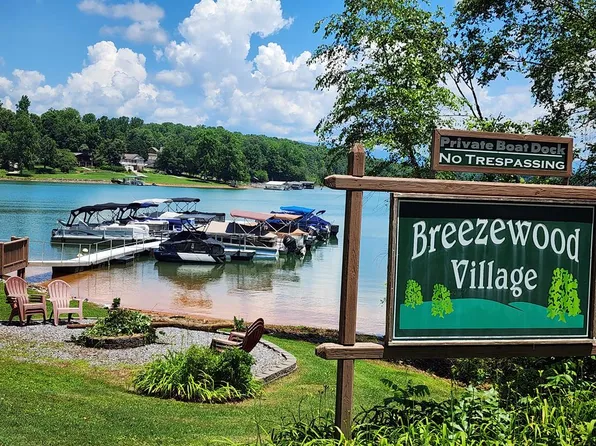 14 B Breezewood Vlg, Young Harris, GA 30582