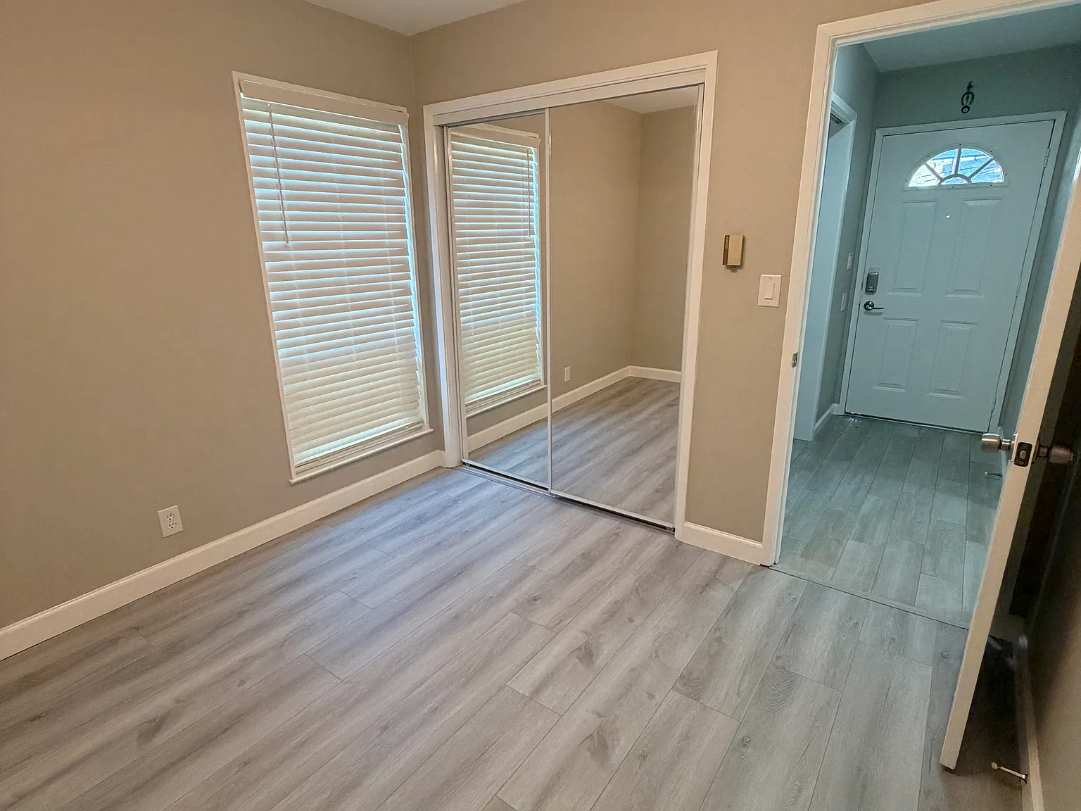 3 bed, 1200 sqft, $3,200 — Photo 4