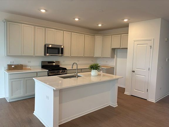 2nd image of 25512 W Alabaster Cir