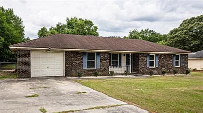3 bed, 2.0 bath, 1397 sqft, $1,600 — Photo 1