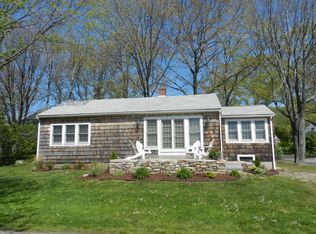 4 Harris Ln, Kennebunk, ME 04043