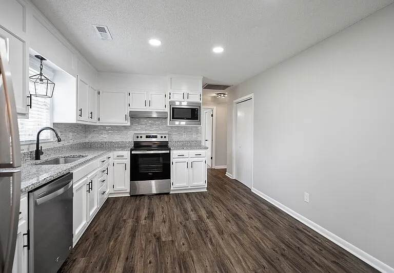 1028 Kinsey Dr SE — Photo 12