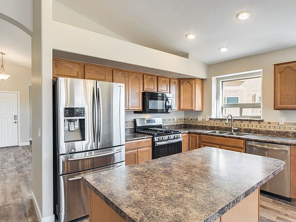 3rd image of 1399 W Busa Dr