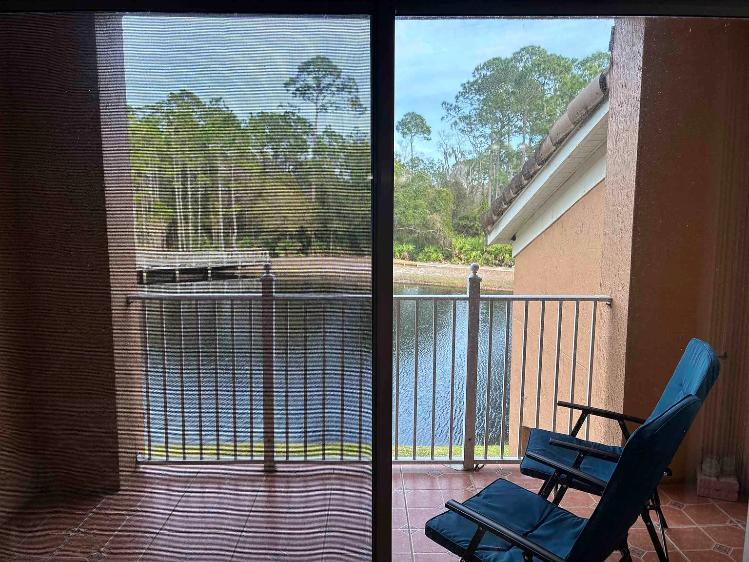 2 bed, 1004 sqft, $1,550 — Photo 2