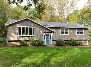 544 Wagon Trl, Orange, CT 06477