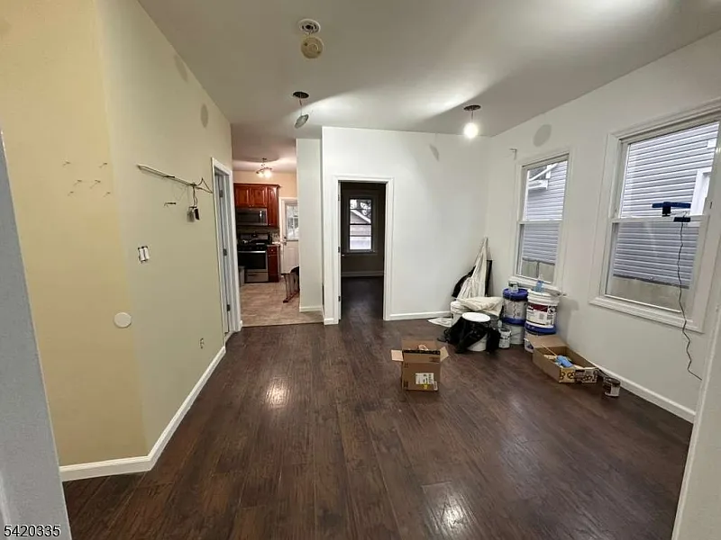 3 bed, 1.0 bath, $2,200 — Photo 4