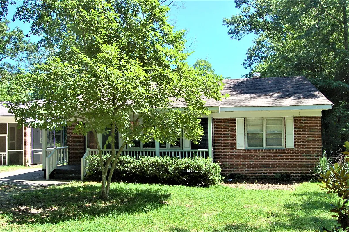 Building Photo - 1020 Elm Ave